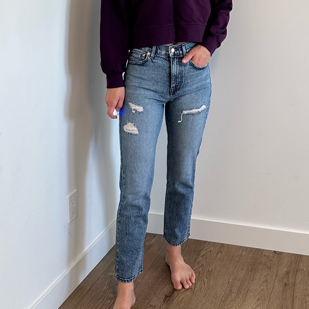 Modern American La Fayette Women's Distressed Jeans 27